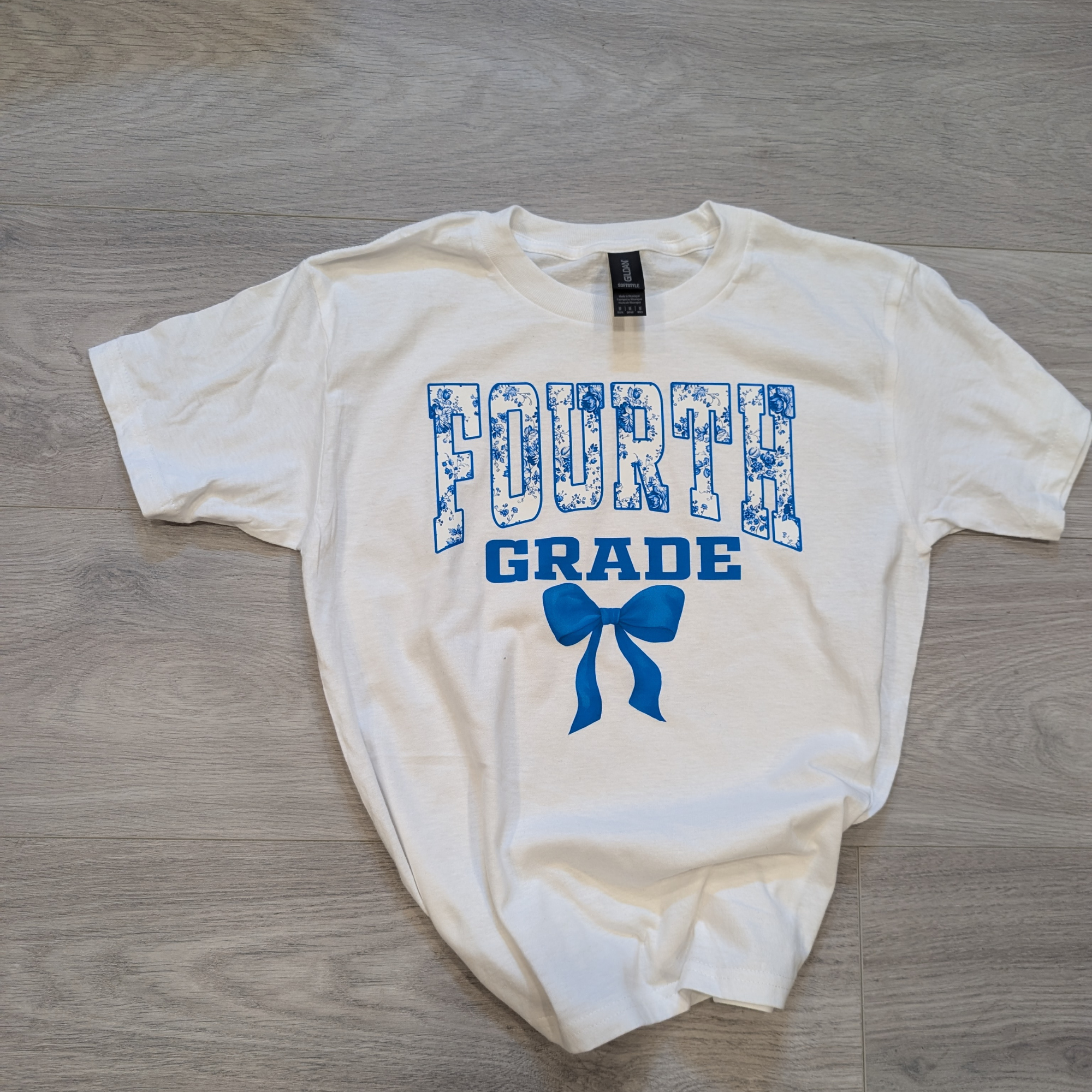 Grade Tee Blue Bow